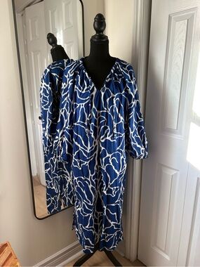 H&M Blue and White Abstract Midi Dress
